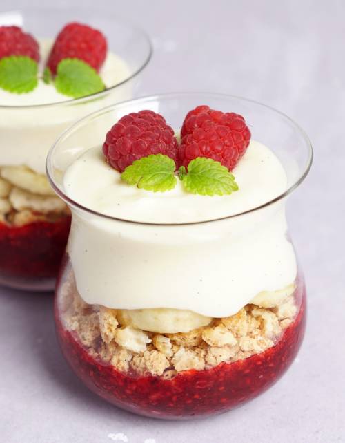 Trifli med hindbær og banan - fantastisk dessert i glas