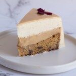 Moussekage med karamel og cookie - skøn glaze kage
